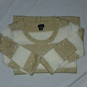 🎁White with gold sequin sweater 🎄